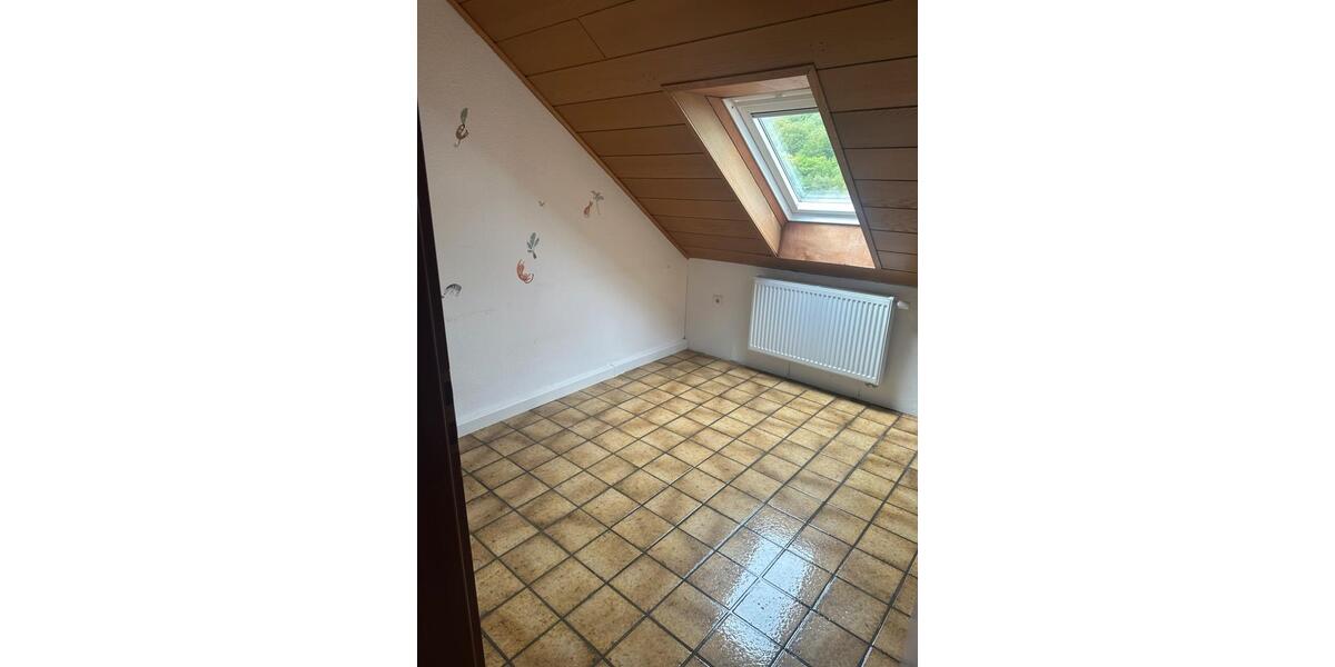 Dachgeschoßwohnung Werdohl - 4 Zimmer, 80 m&sup2;, 650&euro; | Angebot:26546127