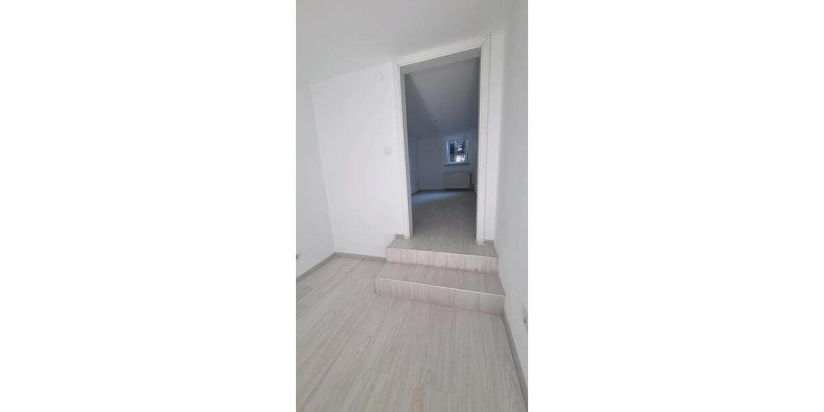 Etagenwohnung Velbert Velbert-Mitte - 3 Zimmer, 65 m&sup2;, 1.200&euro; | Angebot:26700835
