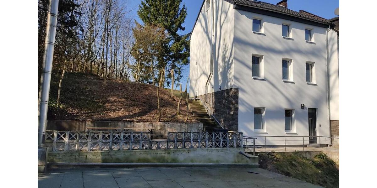 Einfamilienhaus Wuppertal Gemarkung Elberfeld - 6 Zimmer, 170 m&sup2;, 3.500&euro; | Angebot:27615696