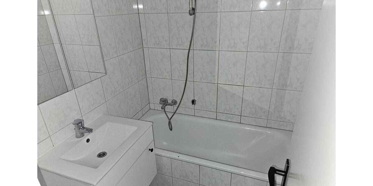 Etagenwohnung Bochum Altenbochum - 3 Zimmer, 80 m&sup2;, 670&euro; | Angebot:25974802