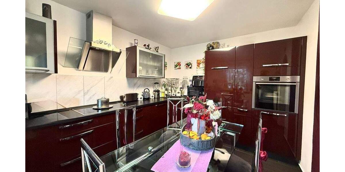 Schickes Einfamilienhaus mit zwei Kfz-Stellplätzen - Mehrfamilienhaus, Wohnhaus Kierspe Kierspe Bahnhof | Angebot:23978338