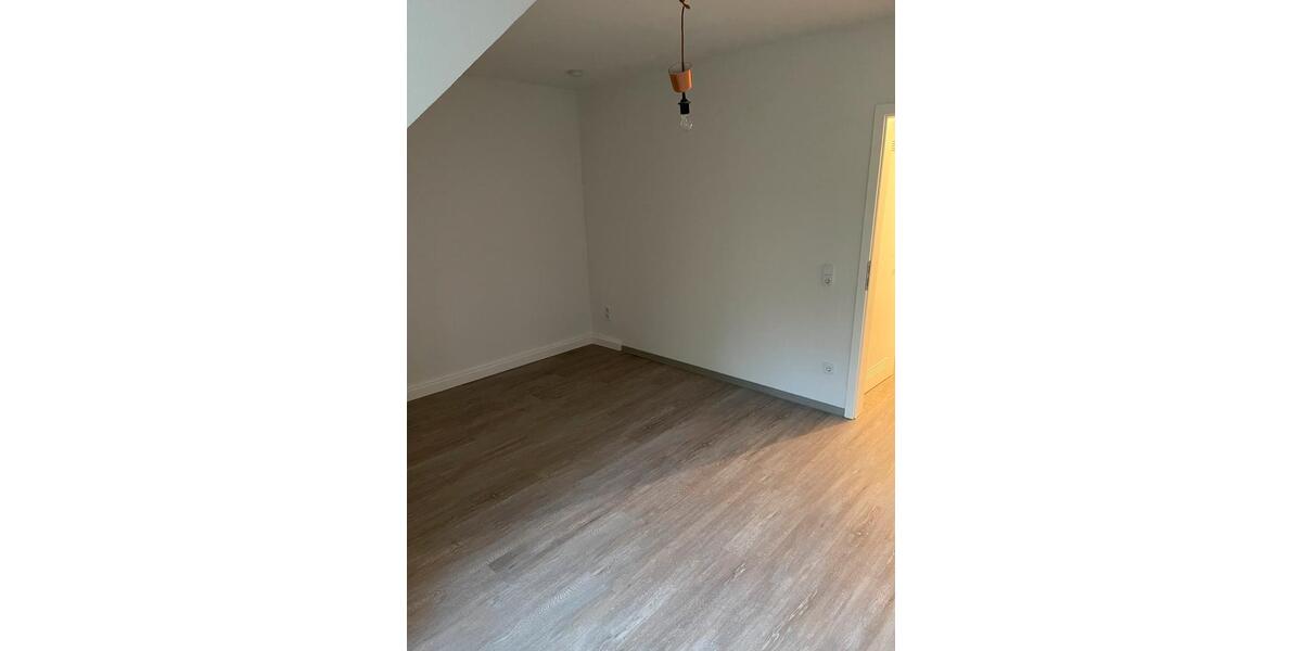 Dachgeschoßwohnung Wuppertal Gemarkung Elberfeld - 3 Zimmer, 76 m&sup2;, 880&euro; | Angebot:25394222