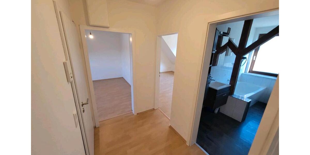 Dachgeschoßwohnung Hagen Hagen-Mitte - 3 Zimmer, 64 m&sup2;, 585&euro; | Angebot:25551496