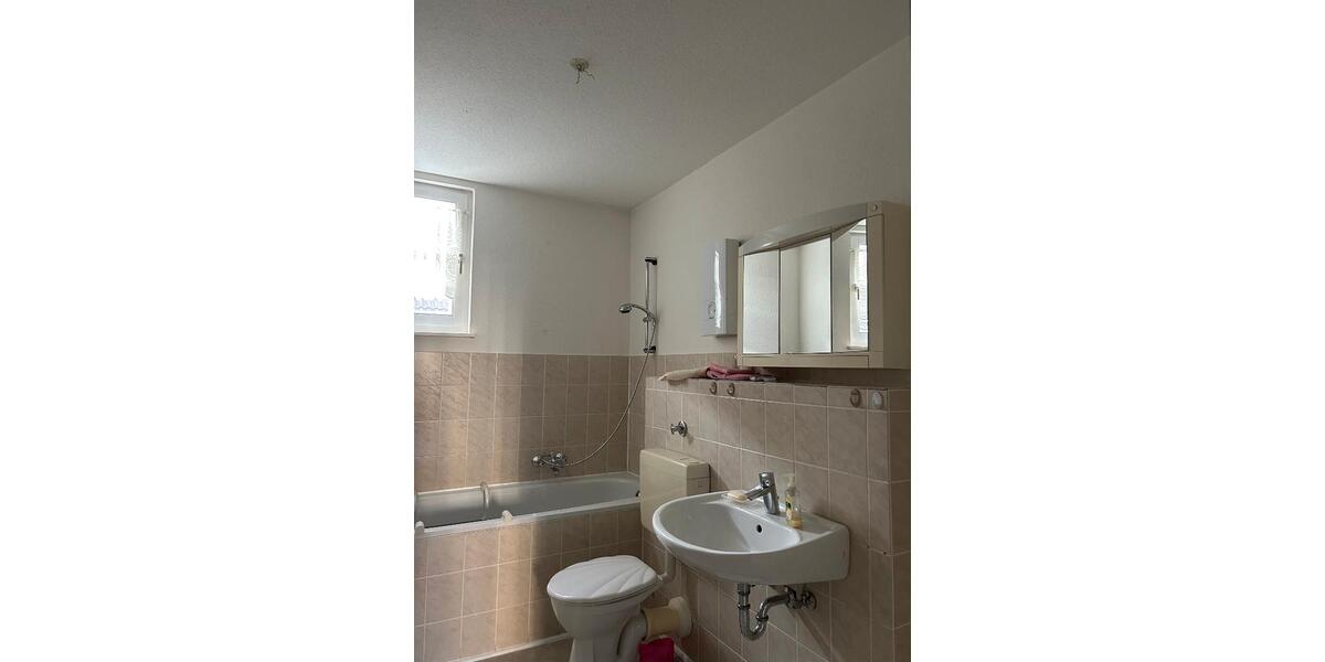 Etagenwohnung Remscheid Gemarkung Bergisch Born - 2 Zimmer, 62 m&sup2;, 334&euro; | Angebot:26585759