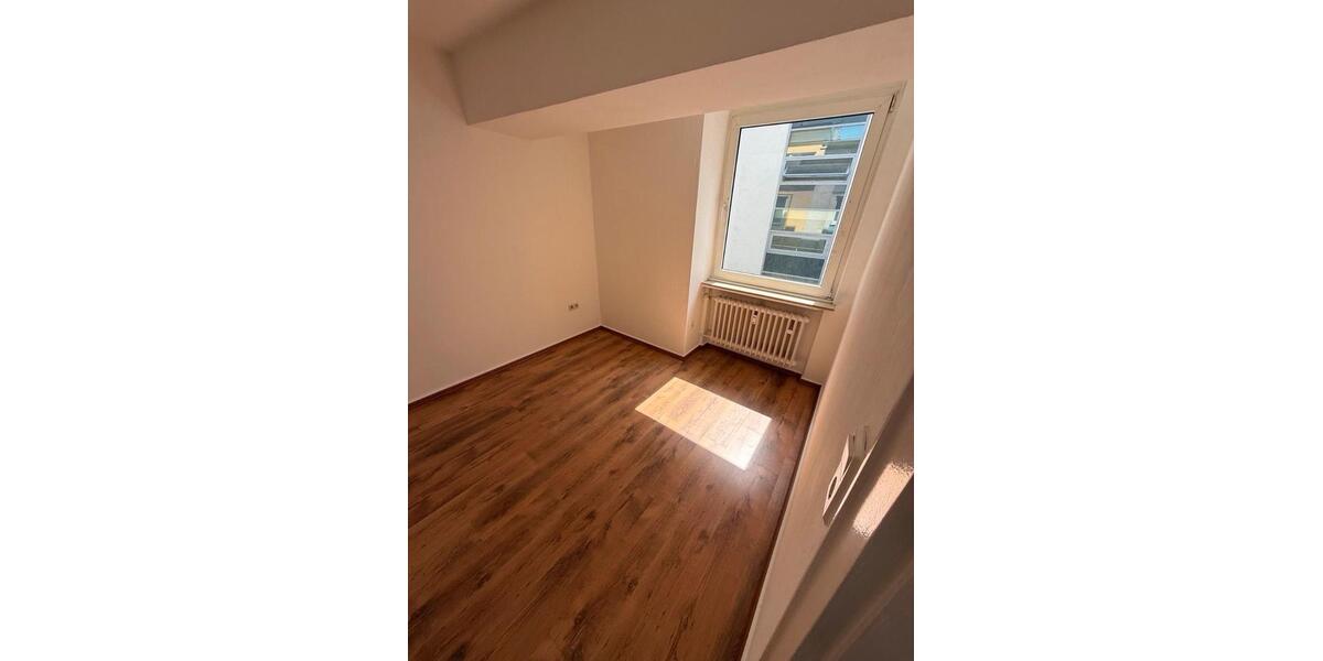 Etagenwohnung Wuppertal Elberfeld - 3 Zimmer, 75 m&sup2;, 715&euro; | Angebot:27626962
