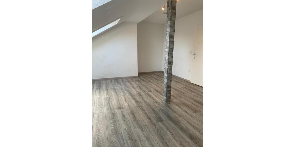 Dachgeschoßwohnung Bochum - 3.5 Zimmer, 70 m&sup2;, 520&euro; | Angebot:24850340