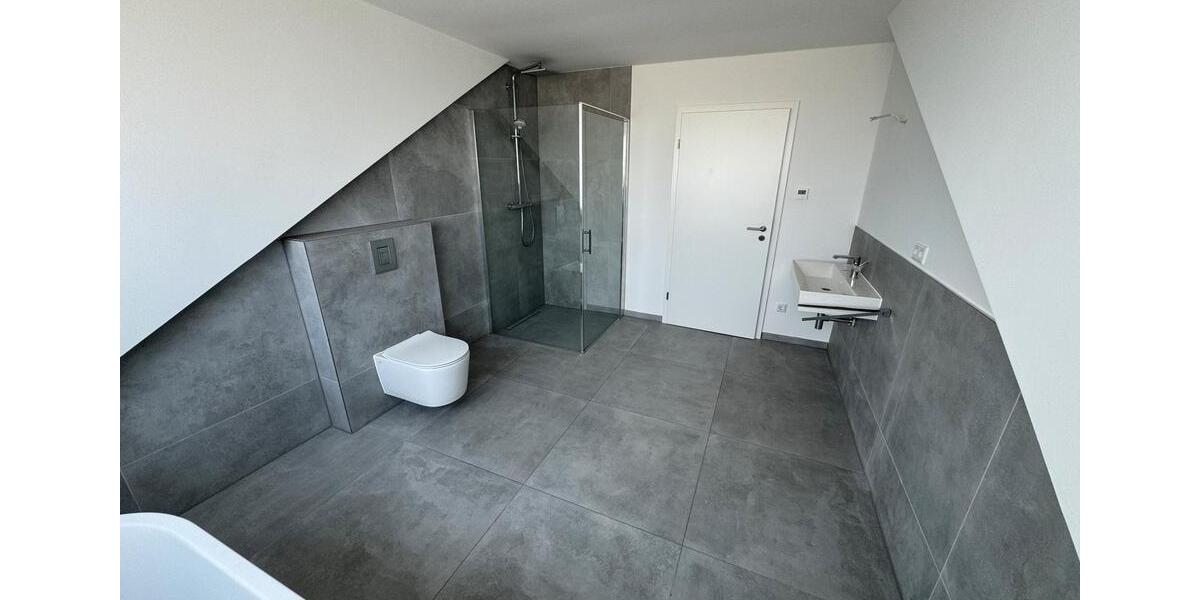 Dachgeschoßwohnung Dortmund Hörde - 2.5 Zimmer, 82 m&sup2;, 984&euro; | Angebot:25974943