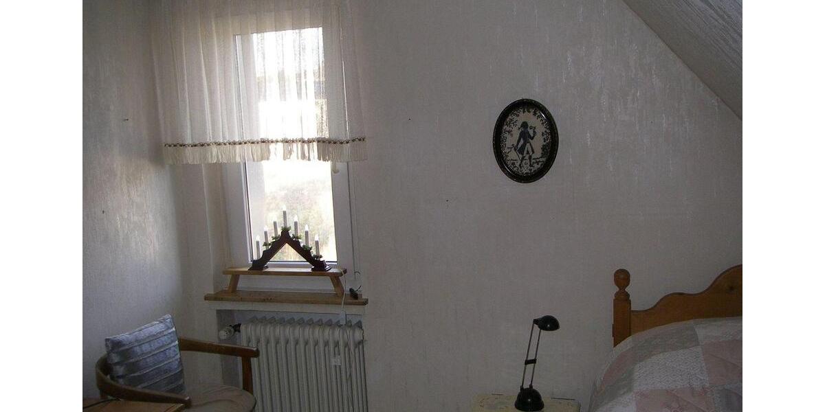 Dachgeschoßwohnung Wuppertal Gemarkung Langerfeld - 3 Zimmer, 85 m&sup2;, 665&euro; | Angebot:27586978