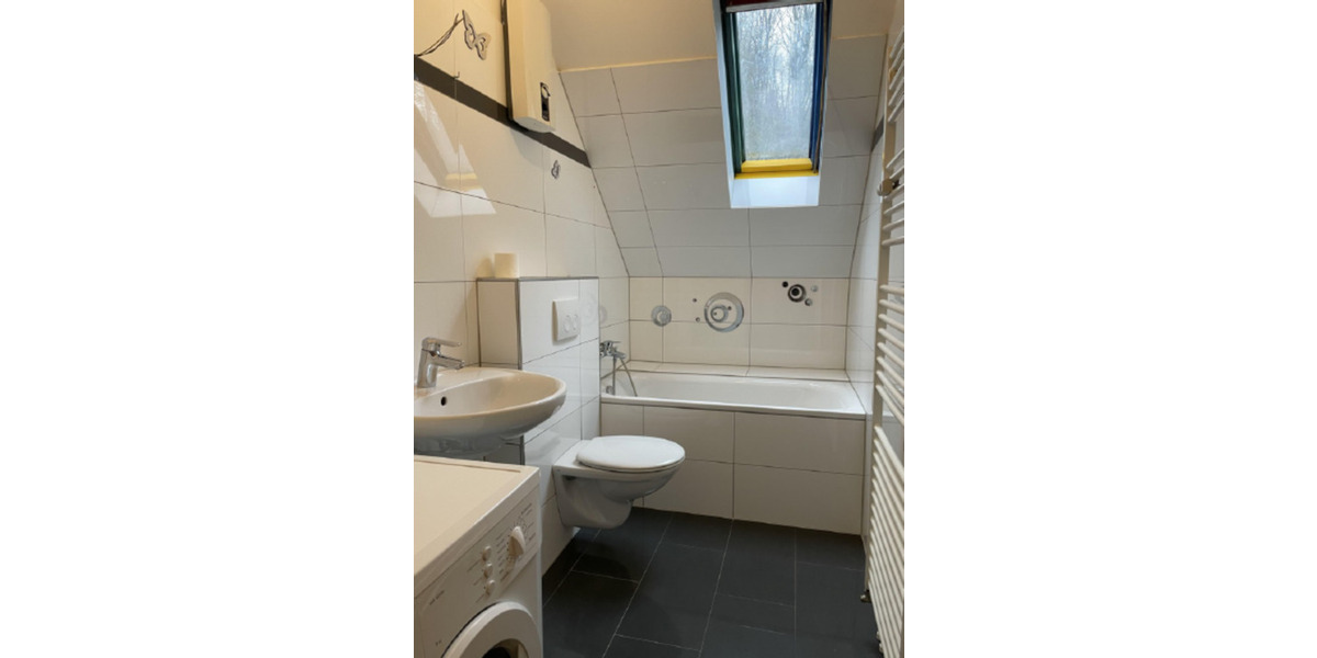 Etagenwohnung Remscheid Lüttringhausen - 4 Zimmer, 87 m&sup2;, 550&euro; | Angebot:25125551