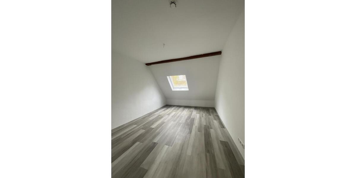 Dachgeschoßwohnung Iserlohn Letmathe - 4 Zimmer, 85 m&sup2;, 719&euro; | Angebot:26008883