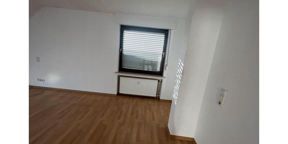 Dachgeschoßwohnung Ennepetal - 2.5 Zimmer, 100 m&sup2;, 980&euro; | Angebot:25903473