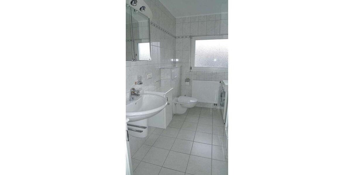 Dachgeschoßwohnung Radevormwald - 2 Zimmer, 65 m&sup2;, 475&euro; | Angebot:26586795