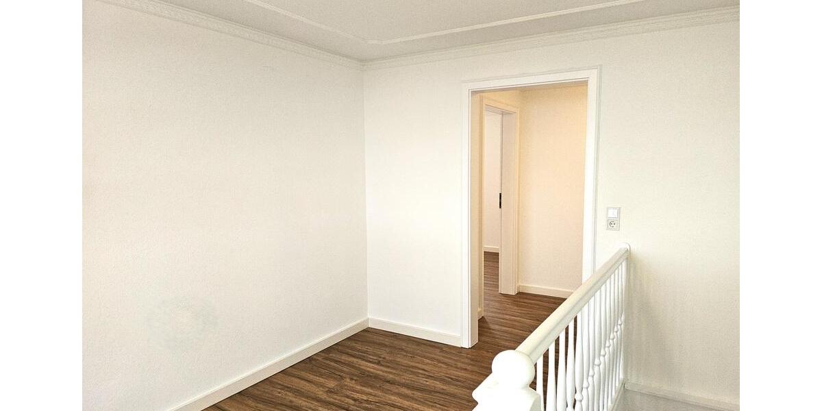 Einfamilienhaus Wipperfürth - 5 Zimmer, 227 m&sup2;, 2.500&euro; | Angebot:25988677