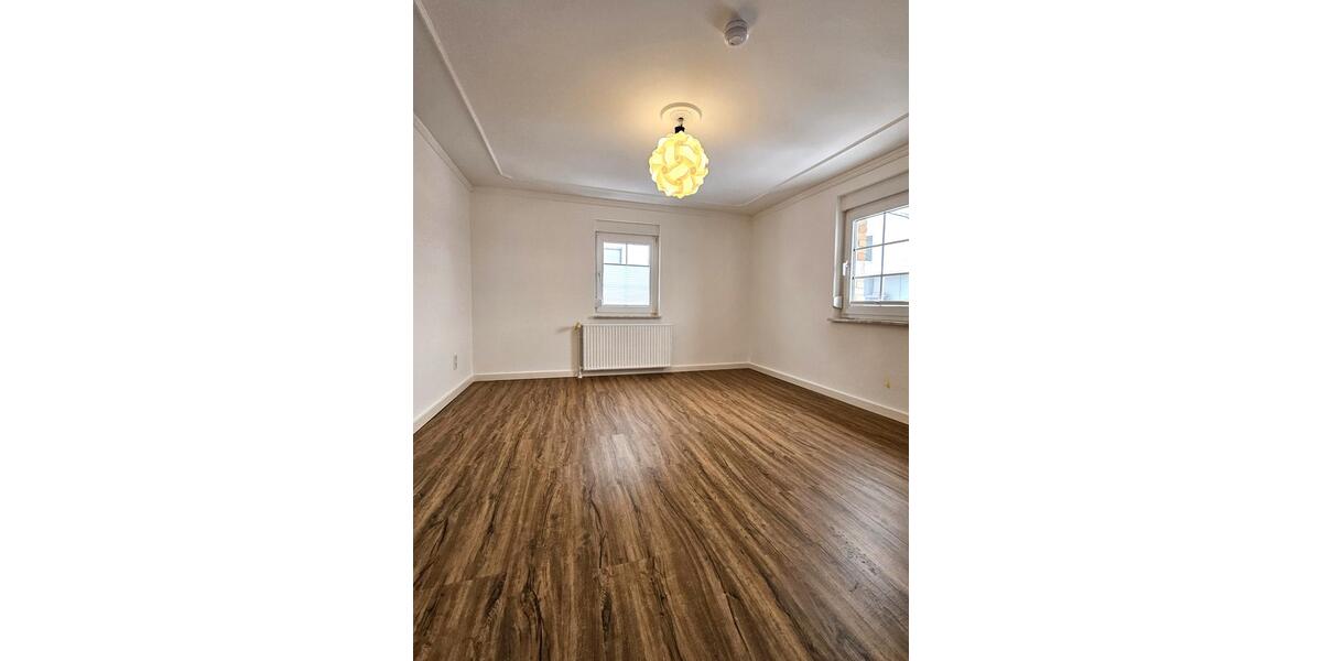 Einfamilienhaus Wipperfürth - 5 Zimmer, 227 m&sup2;, 2.500&euro; | Angebot:25988677