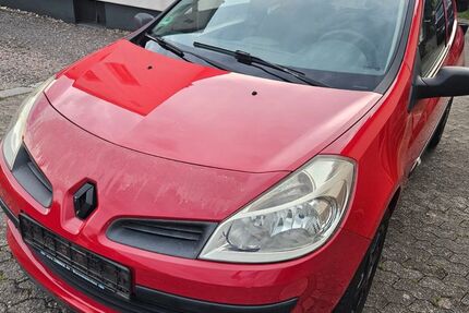 Renault Clio 135.000 km 1.700 &euro; Halver 58553