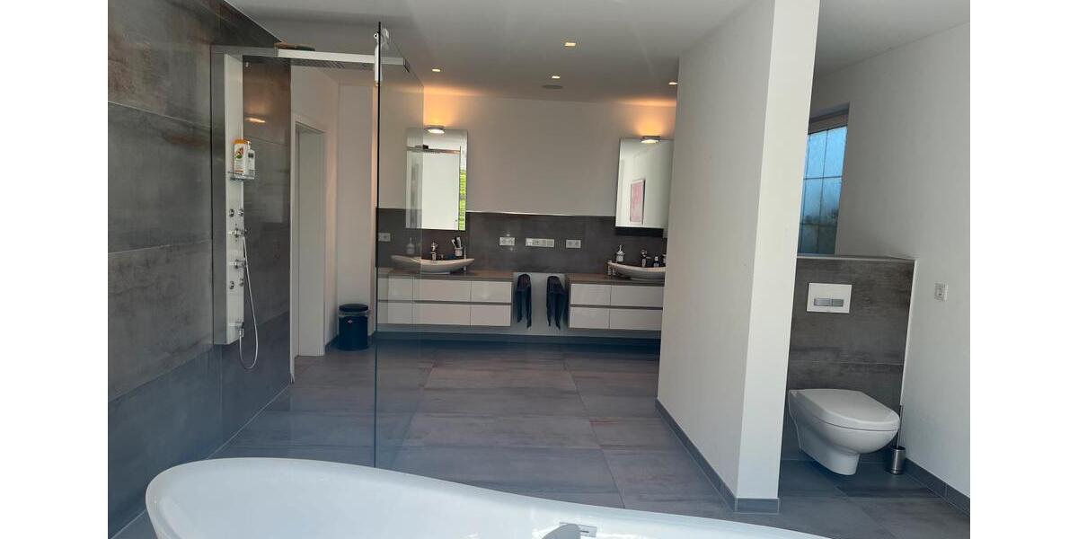 Einfamilienhaus Kamen - 8 Zimmer, 340 m&sup2;, 585.000&euro; | Angebot:25452133