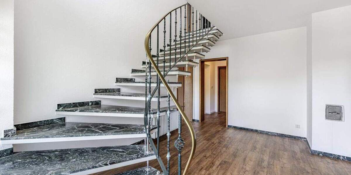 Einfamilienhaus Remscheid Lüttringhausen - 7 Zimmer, 230 m&sup2;, 576.000&euro; | Angebot:25862313