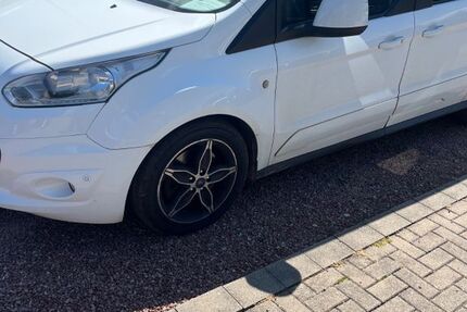Ford Grand Tourneo 221.325 km 7.900 &euro; Fröndenberg 58730
