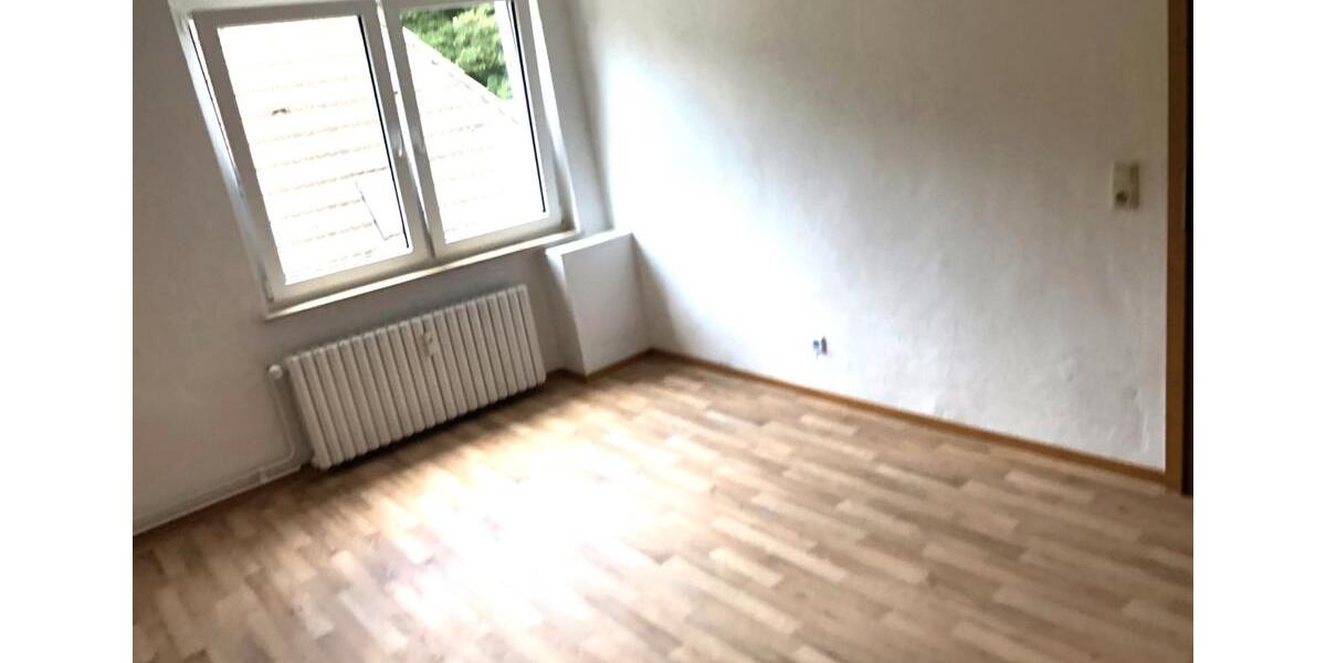 Dachgeschoßwohnung Altena - 4 Zimmer, 82 m&sup2;, 420&euro; | Angebot:27621222