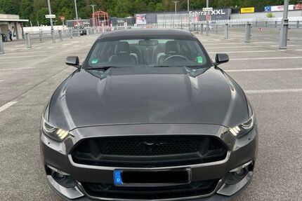 Ford Mustang 93.000 km 20.500 &euro; Bochum 44809
