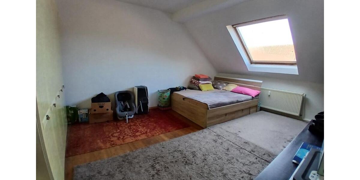 Dachgeschoßwohnung Bochum Eppendorf - 4 Zimmer, 90 m&sup2;, 500&euro; | Angebot:25179110