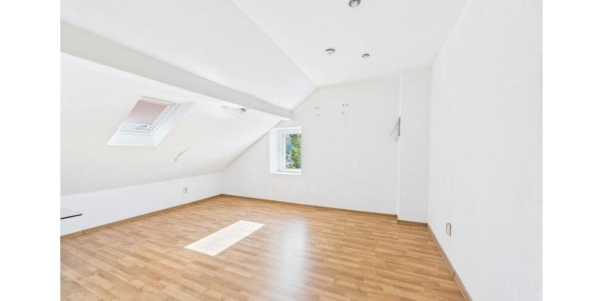 Dachgeschoßwohnung Hagen Hagen-Nord - 4 Zimmer, 90 m&sup2;, 990&euro; | Angebot:24878533