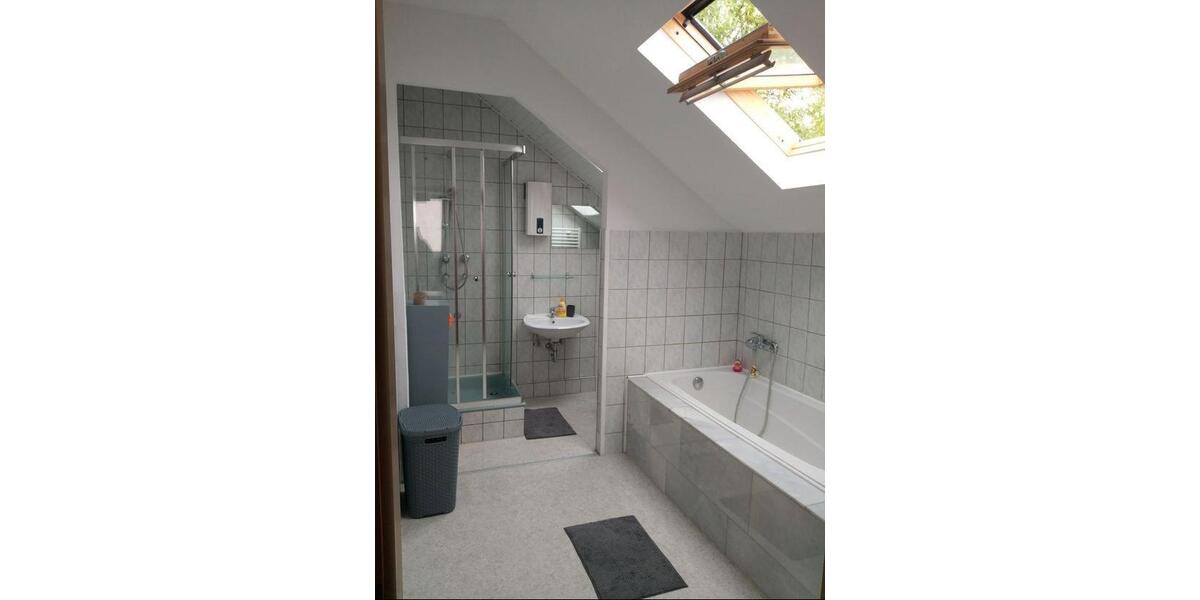 Dachgeschoßwohnung Bochum Bochum-Südwest - 3 Zimmer, 80 m&sup2;, 500&euro; | Angebot:27586955