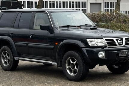 Nissan Patrol 330.421 km 11.999 &euro; Wuppertal 42389