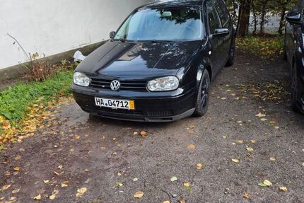 VW Golf 228.000 km 2.899 &euro; Hagen 58135