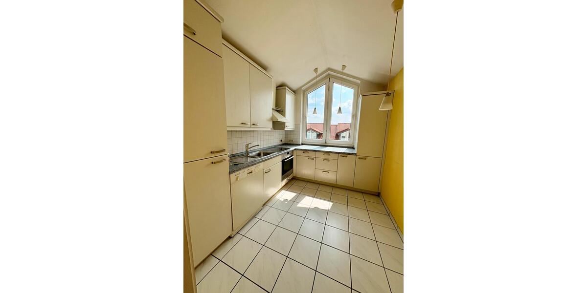 Dachgeschoßwohnung Hattingen Blankenstein - 4 Zimmer, 98 m&sup2;, 210.000&euro; | Angebot:26035213