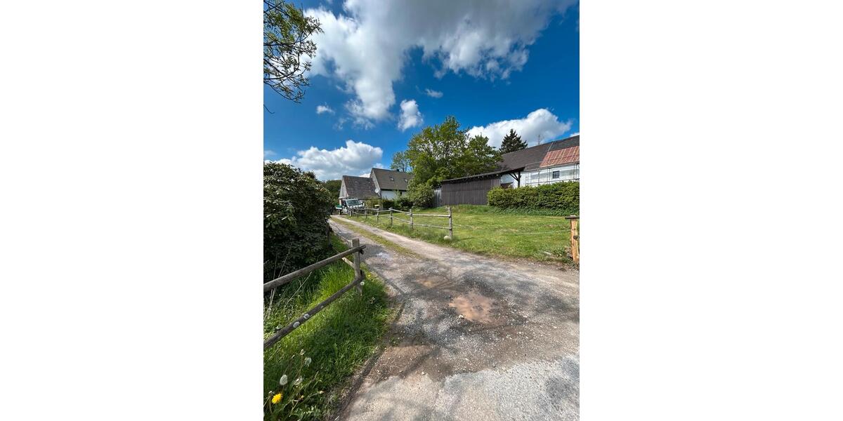 Etagenwohnung Wipperfürth - 7 Zimmer, 150 m&sup2;, 1.300&euro; | Angebot:26588813
