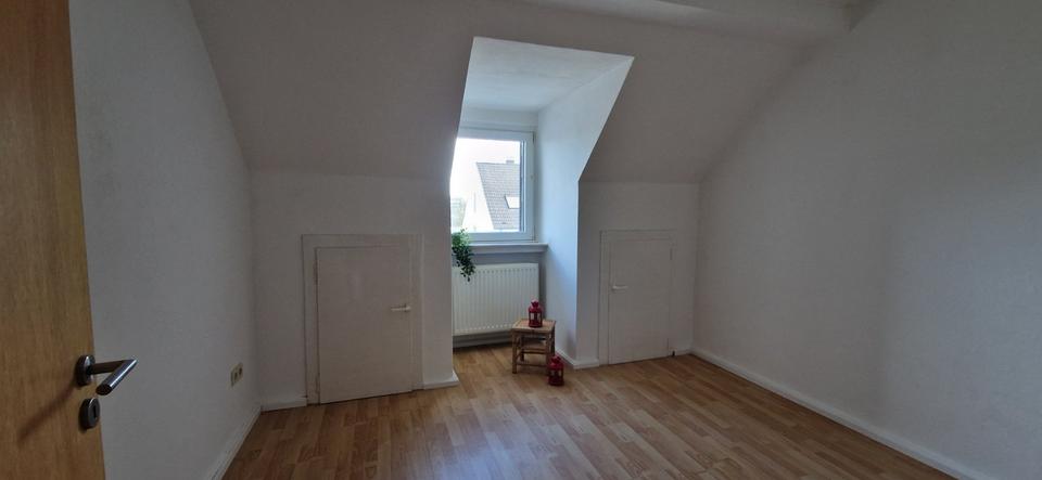Dachgeschoßwohnung Witten - 4 Zimmer, 100 m&sup2;, 850&euro; | Angebot:25921631