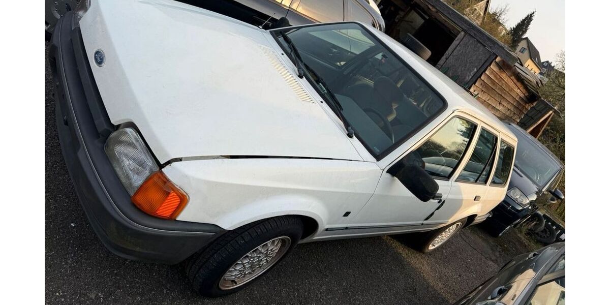 Ford Escort 125.000 km 1.700 &euro; Wipperfürth 51688