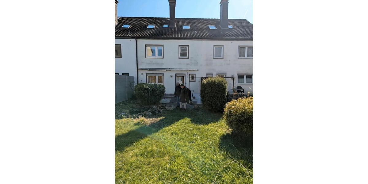 Reihenhaus Lüdenscheid Staberg - 8 Zimmer, 140 m&sup2;, 280.000&euro; | Angebot:25612977