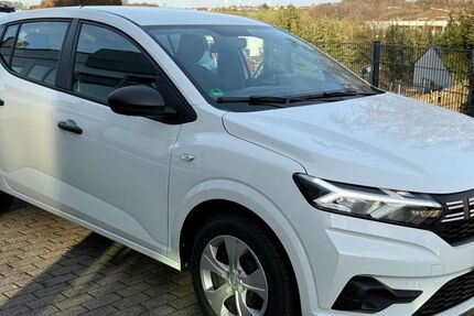 Dacia Sandero 7.084 km 15.700 &euro; Radevormwald 42477