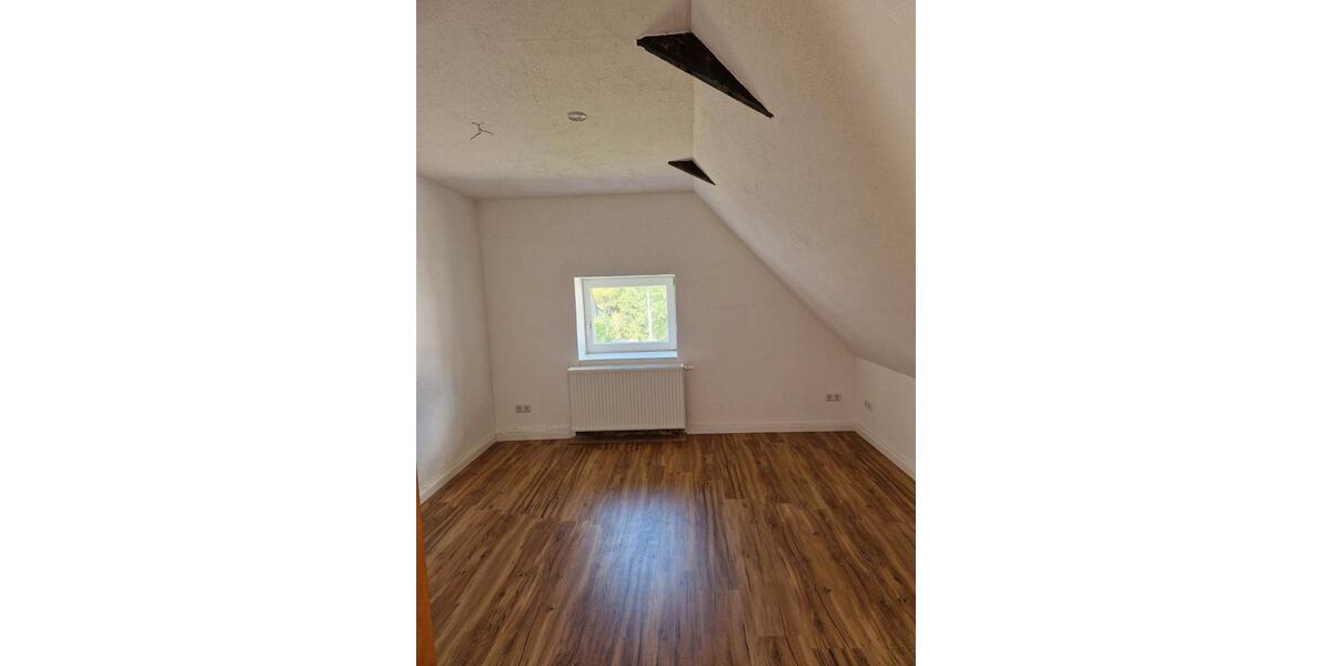 Dachgeschoßwohnung Kierspe - 3 Zimmer, 90 m&sup2;, 670&euro; | Angebot:27549514