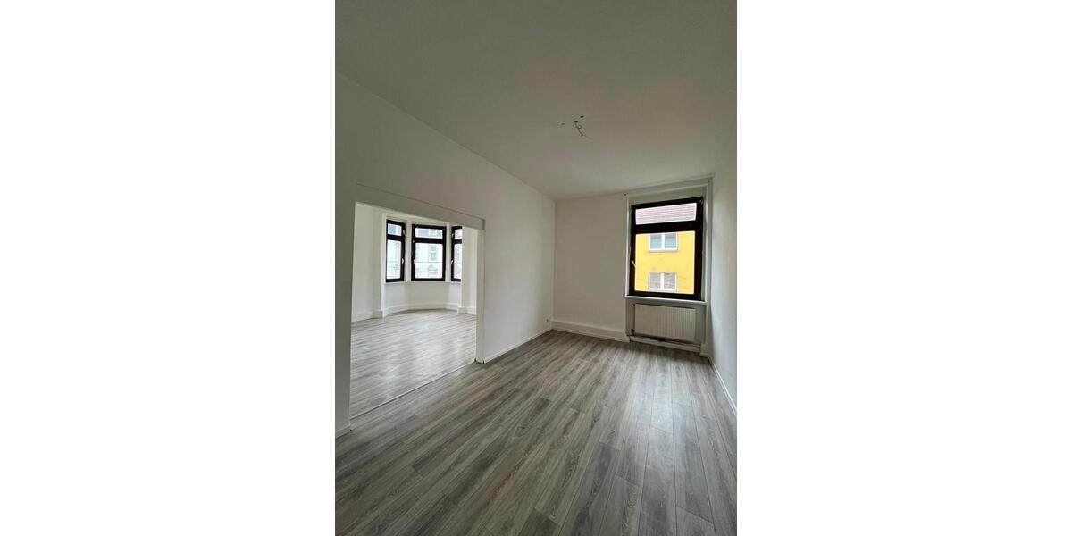 Etagenwohnung Wuppertal Gemarkung Langerfeld - 5 Zimmer, 125 m&sup2;, 1.000&euro; | Angebot:26134846