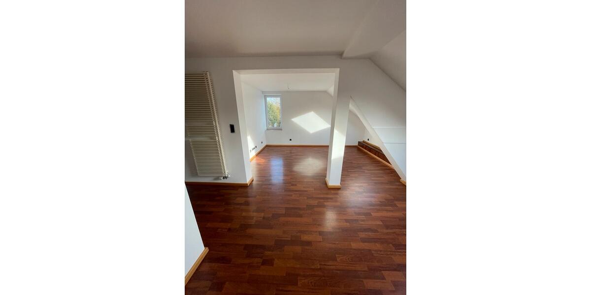 Dachgeschoßwohnung Radevormwald - 2 Zimmer, 62 m&sup2;, 520&euro; | Angebot:25640145