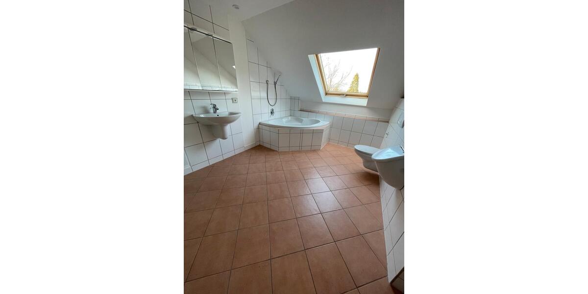 Dachgeschoßwohnung Radevormwald - 2 Zimmer, 62 m&sup2;, 520&euro; | Angebot:25640145