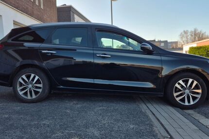 Hyundai i30 123.000 km 9.800 &euro; Remscheid 42853