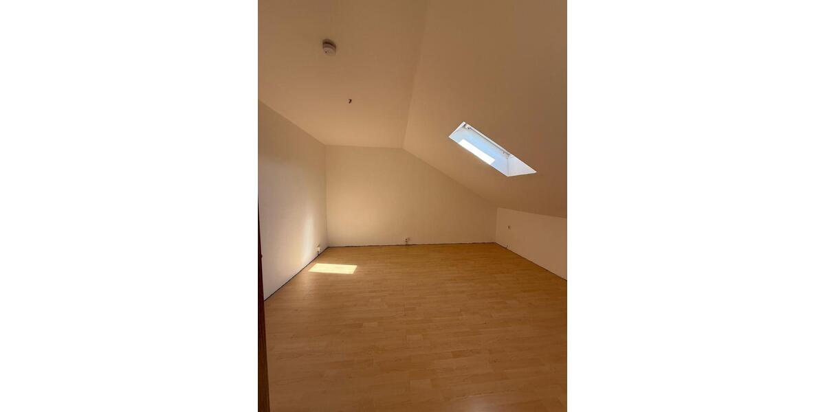 Dachgeschoßwohnung Wuppertal Unterbarmen - 3 Zimmer, 65 m&sup2;, 336&euro; | Angebot:25882174