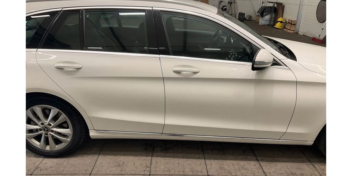 Mercedes-Benz C 180 111.877 km 18.555 &euro; Wuppertal 42103