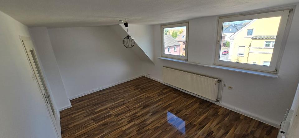 Dachgeschoßwohnung Castrop-Rauxel Bladenhorst - 2 Zimmer, 46 m&sup2;, 320&euro; | Angebot:25988821