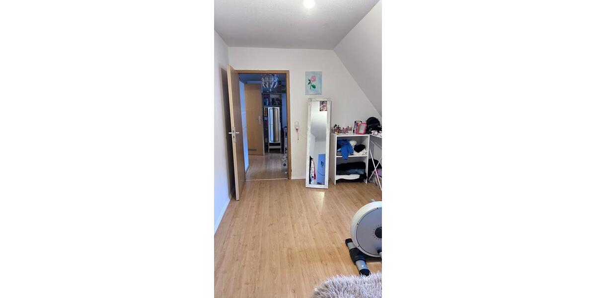 Dachgeschoßwohnung Lüdenscheid Staberg - 4 Zimmer, 80 m&sup2;, 600&euro; | Angebot:25922844