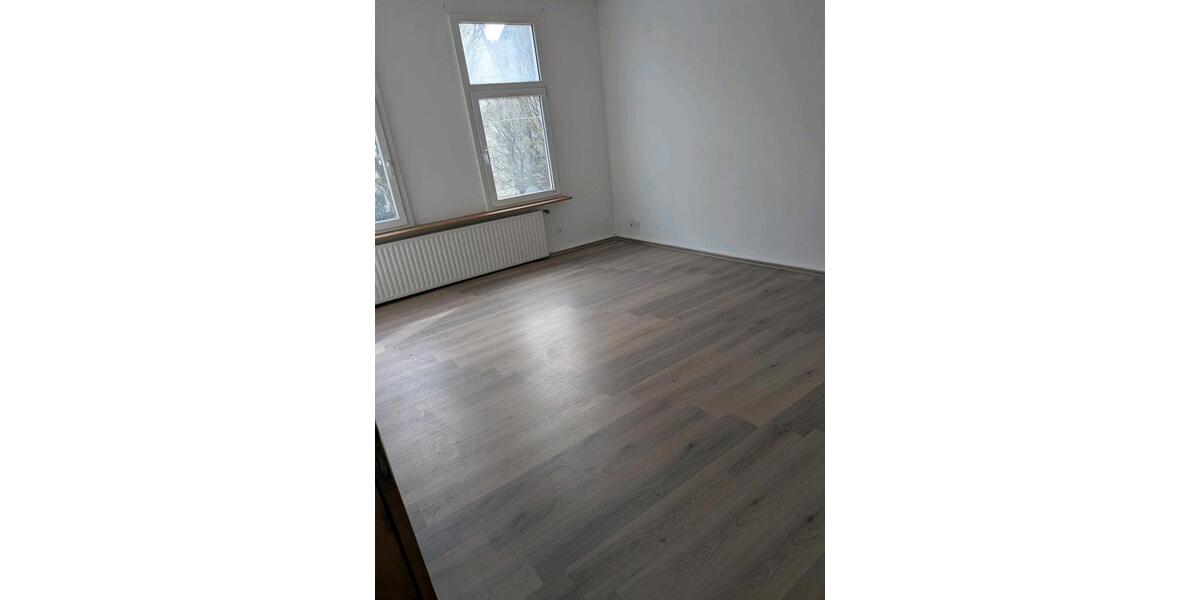 Etagenwohnung Schwelm - 4 Zimmer, 110 m&sup2;, 1.200&euro; | Angebot:25943765