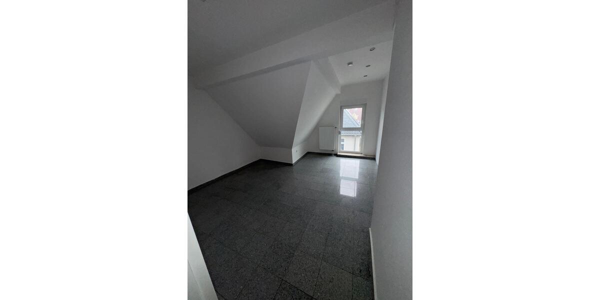 Dachgeschoßwohnung Dortmund Mengede - 3.5 Zimmer, 80 m&sup2;, 800&euro; | Angebot:25947675