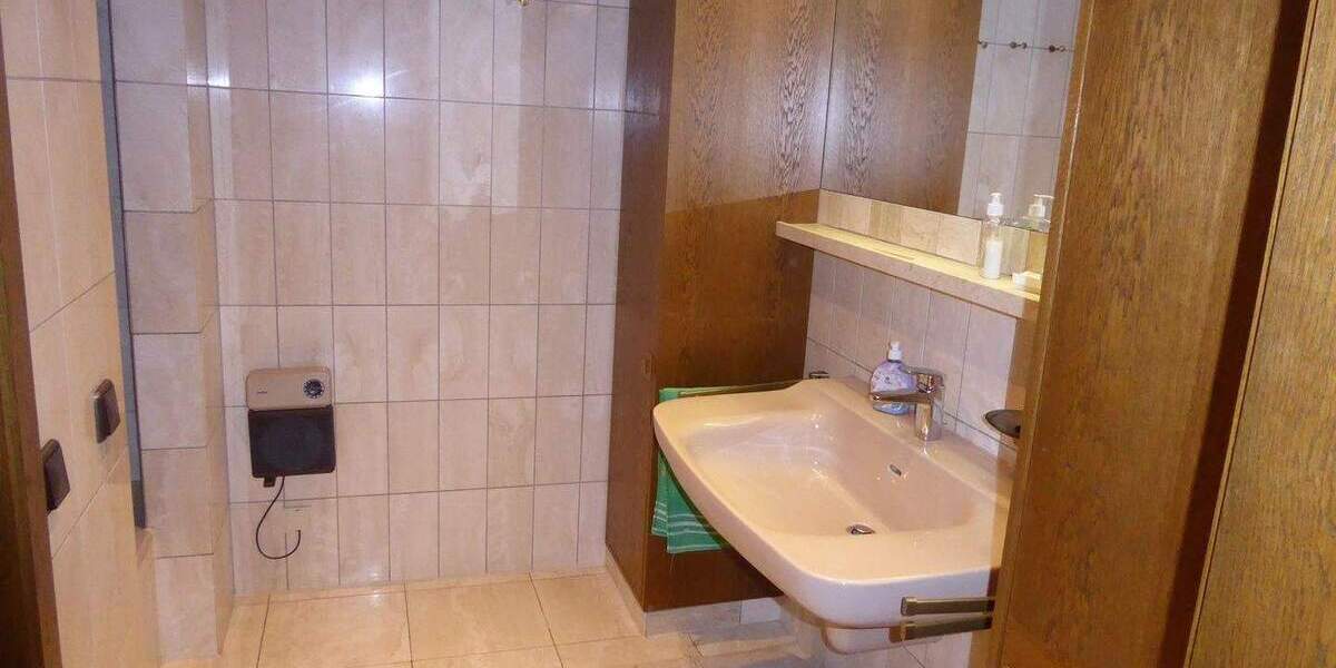 Etagenwohnung Dortmund Mitte - 3 Zimmer, 125 m&sup2;, 1.500&euro; | Angebot:25698605