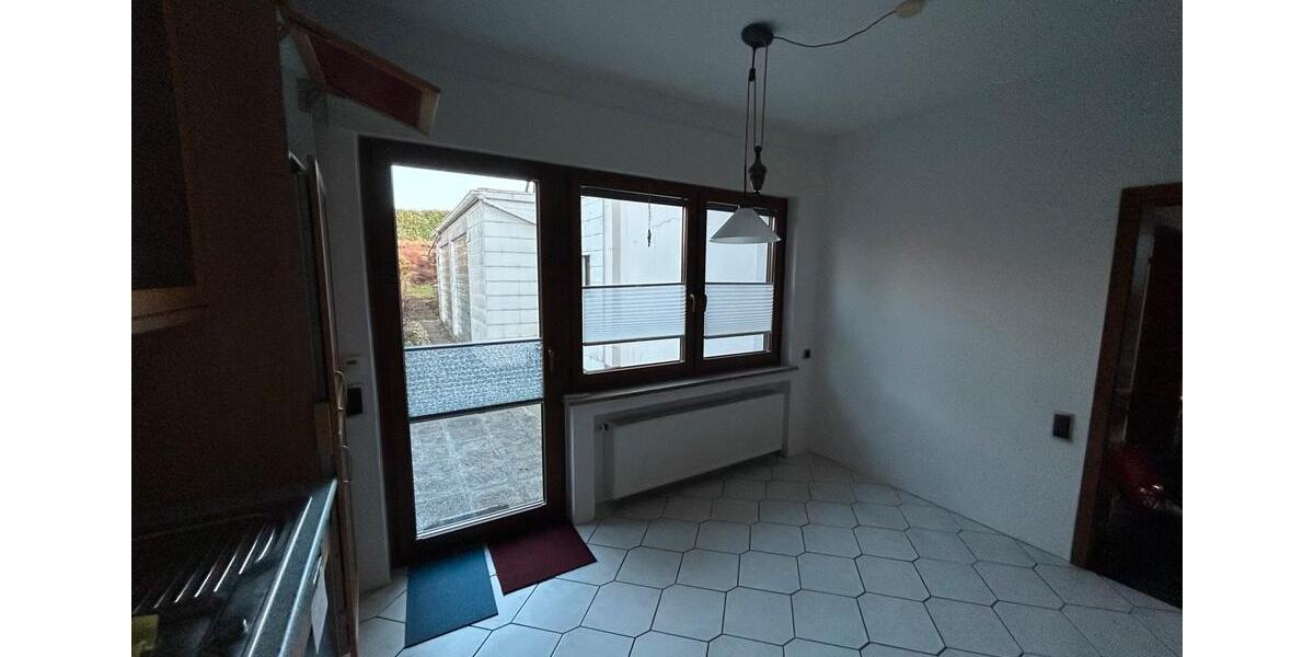 Erdgeschoßwohnung Remscheid Gemarkung Bergisch Born - 4 Zimmer, 159 m&sup2;, 1.854&euro; | Angebot:25961179