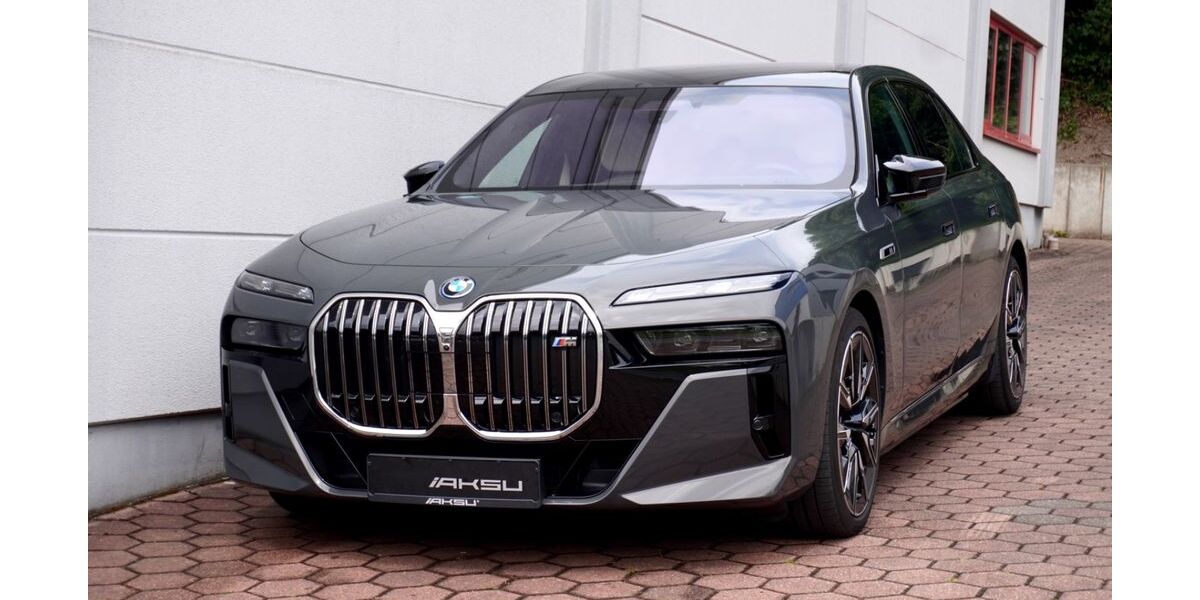 BMW i7 26.000 km 113.700 &euro; Velbert 42551