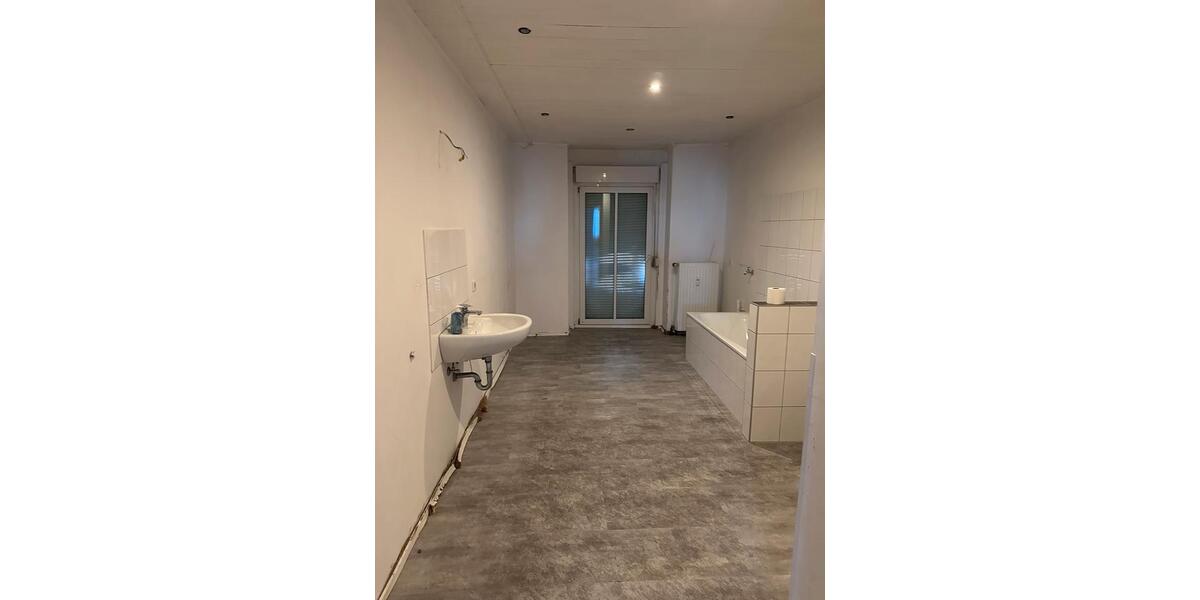 Erdgeschoßwohnung Wuppertal Unterbarmen - 4 Zimmer, 99 m&sup2;, 580&euro; | Angebot:25944891